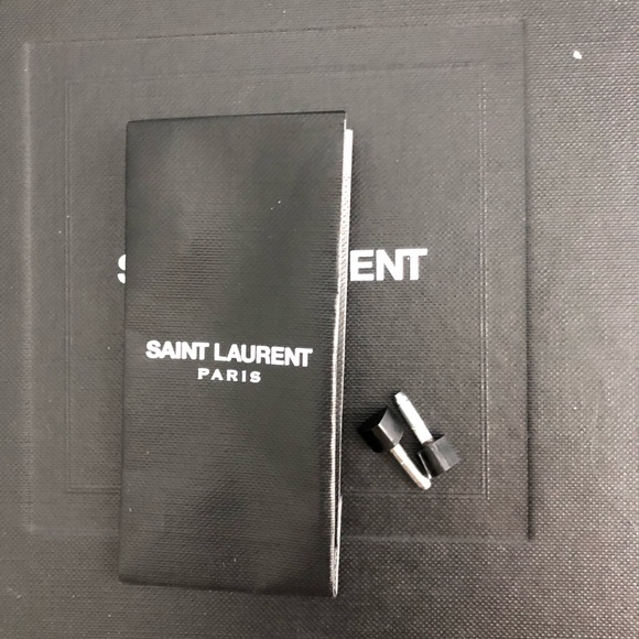 Saint Laurent Black patent heels - Picture 5 of 8